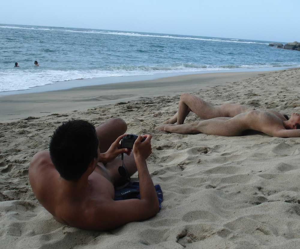 playa nudista Colombia